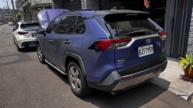 TOYOTA豐田 RAV4  第3張相片