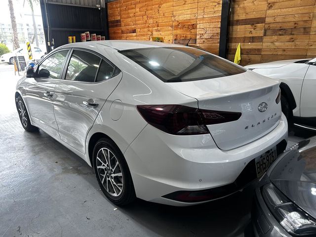 HYUNDAI現代 ELANTRA  第3張相片