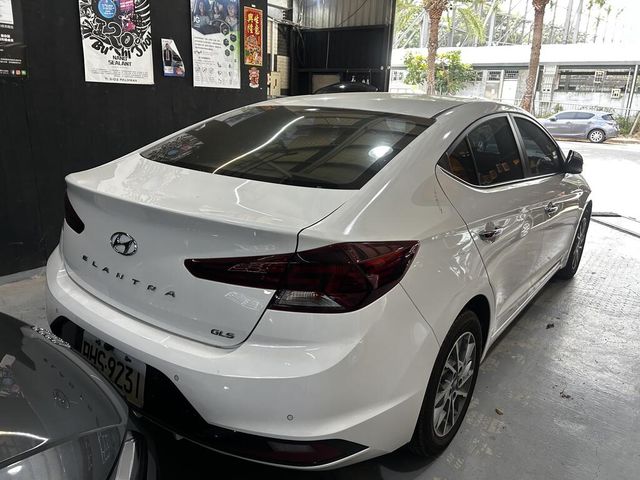 HYUNDAI現代 ELANTRA  第4張相片