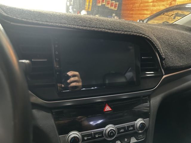 HYUNDAI現代 ELANTRA  第7張相片