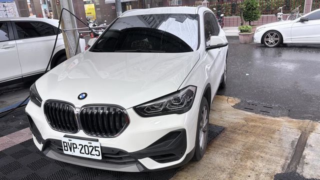 BMW寶馬 X1  第1張相片