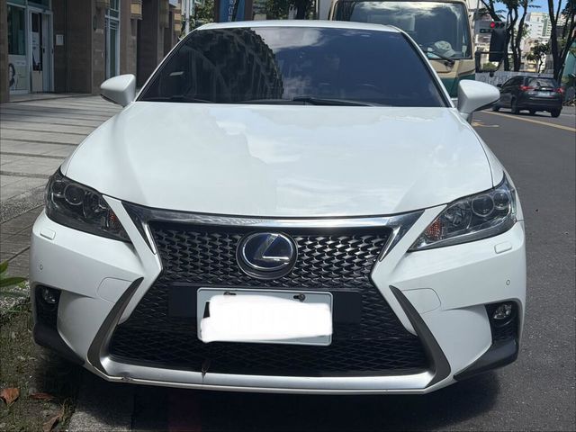 LEXUS凌志 CT200H  第2張相片