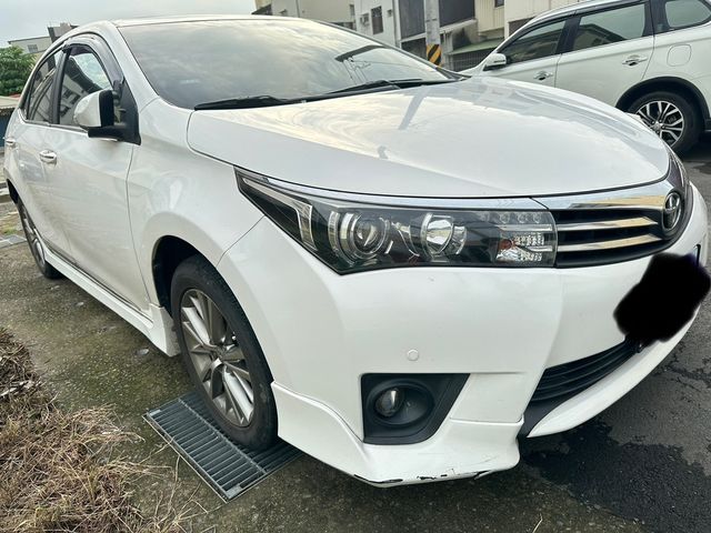 TOYOTA豐田 ALTIS  第2張相片
