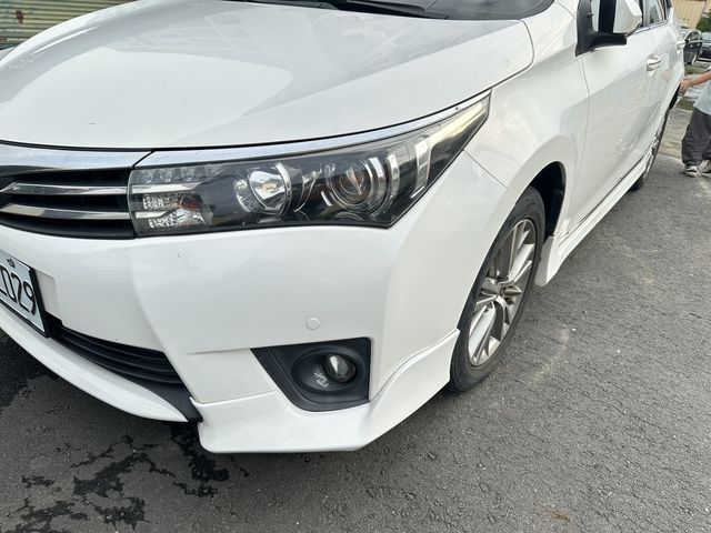 TOYOTA豐田 ALTIS  第3張相片