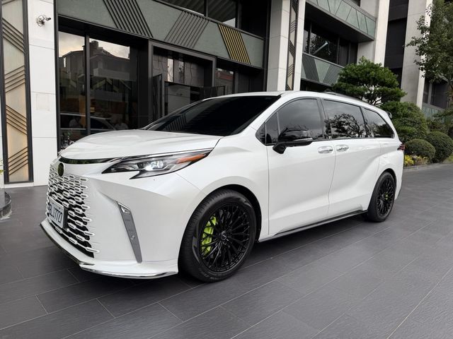 TOYOTA豐田 SIENNA  第1張相片