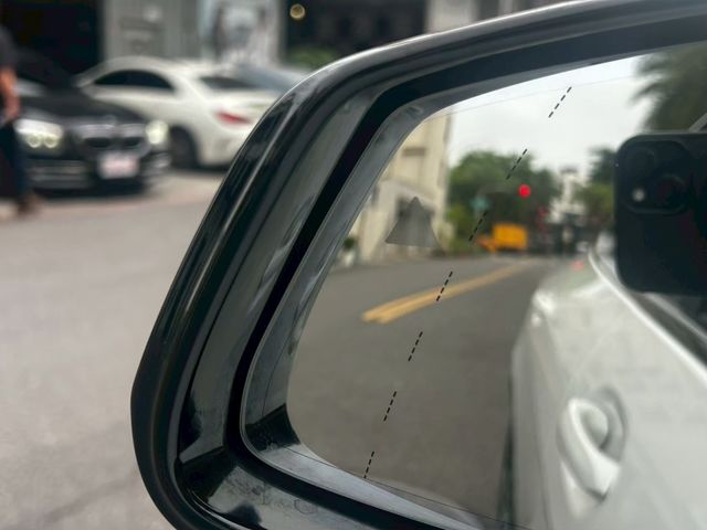 BMW寶馬 218I M SPORT  第8張相片