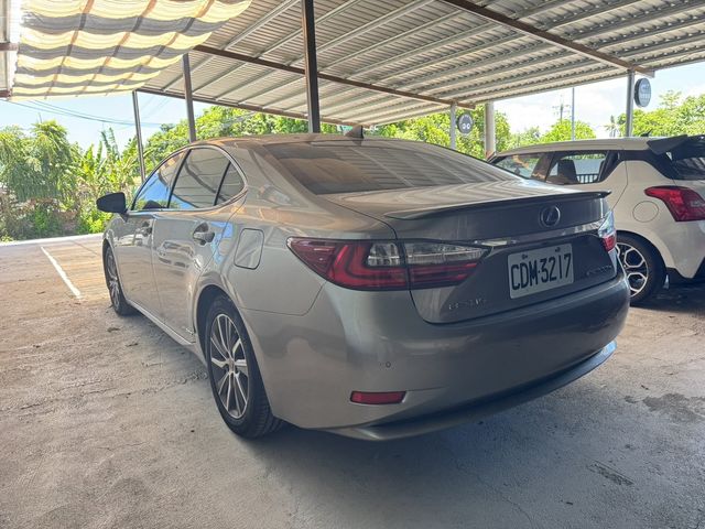 LEXUS凌志 ES300H  第4張相片