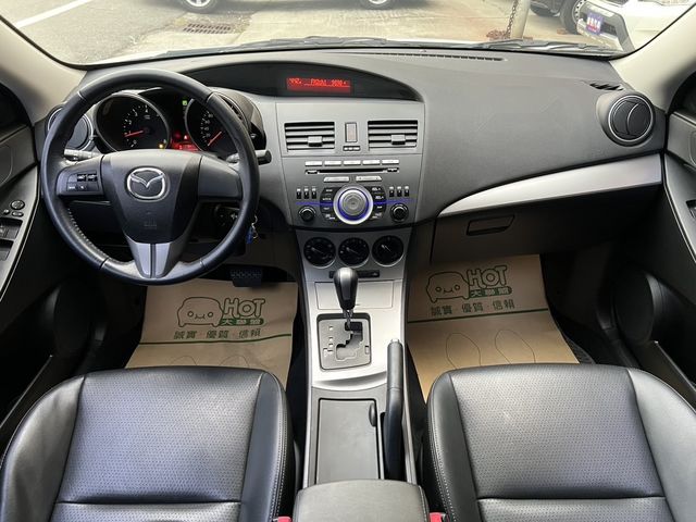 MAZDA馬自達 MAZDA 3  第9張相片