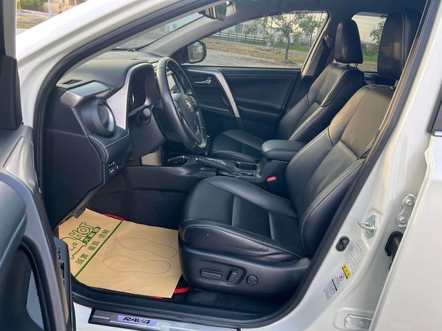 TOYOTA豐田 RAV4  第5張相片