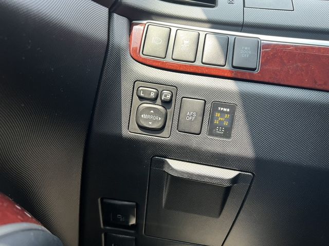TOYOTA豐田 PREVIA  第11張相片