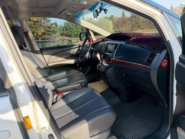 TOYOTA豐田 PREVIA  第14張相片