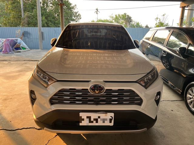 TOYOTA豐田 RAV4  第3張相片