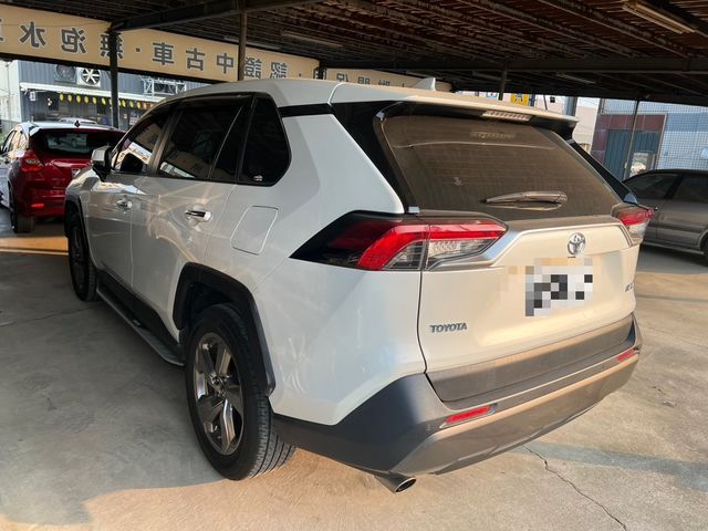 TOYOTA豐田 RAV4  第6張相片