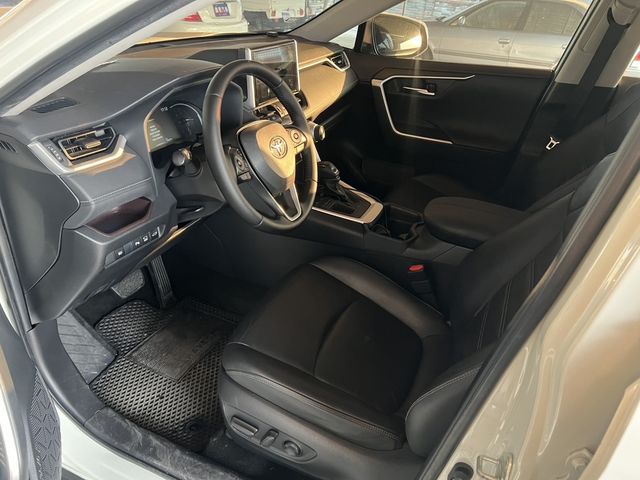 TOYOTA豐田 RAV4  第7張相片
