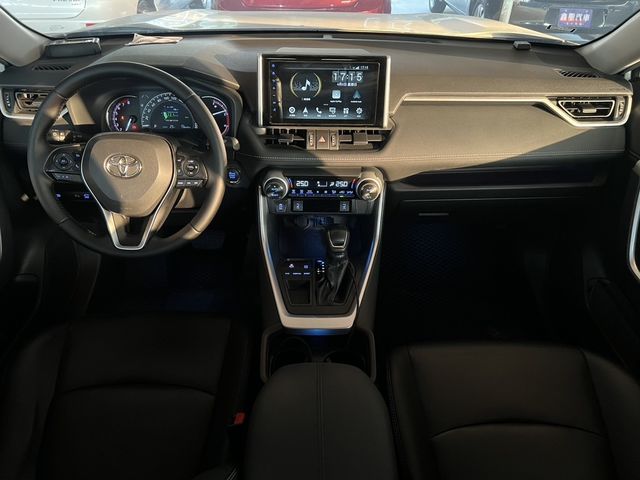 TOYOTA豐田 RAV4  第8張相片