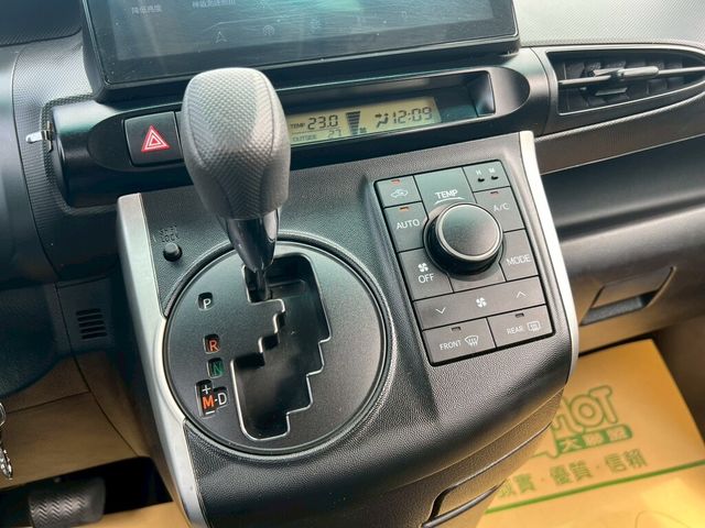TOYOTA豐田 WISH  第11張相片