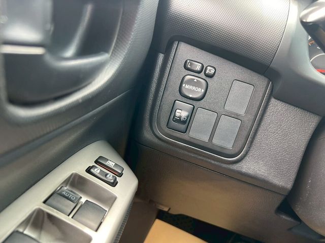 TOYOTA豐田 WISH  第12張相片