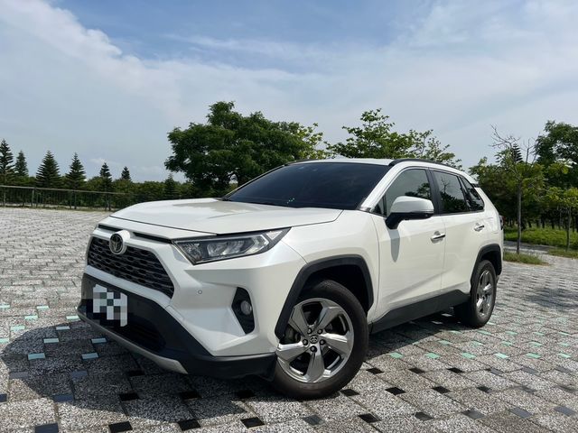 TOYOTA豐田 RAV4  第1張相片