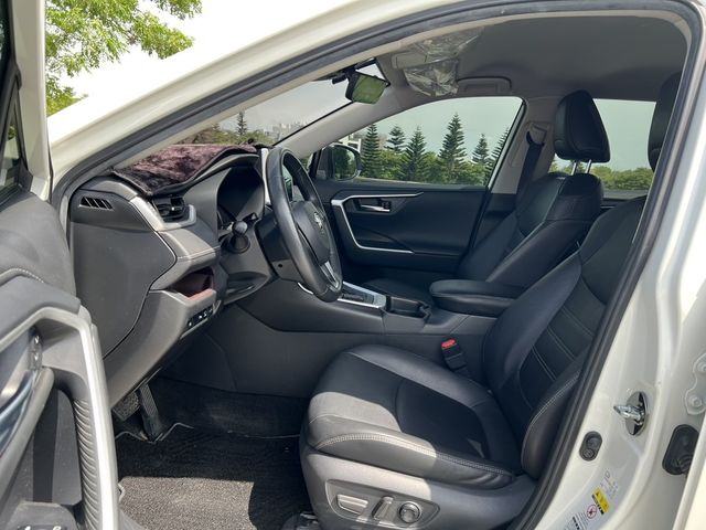 TOYOTA豐田 RAV4  第4張相片