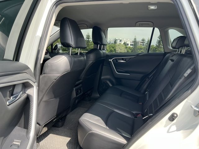 TOYOTA豐田 RAV4  第5張相片