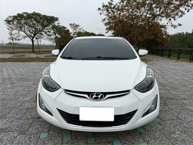 HYUNDAI現代 ELANTRA  第3張相片
