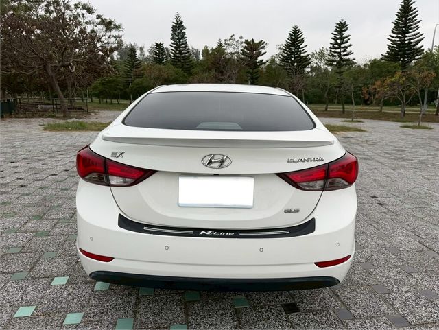 HYUNDAI現代 ELANTRA  第4張相片