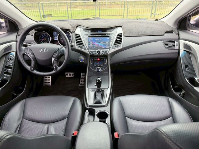 HYUNDAI現代 ELANTRA  第5張相片