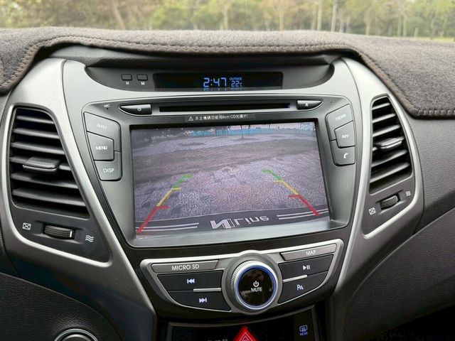 HYUNDAI現代 ELANTRA  第9張相片