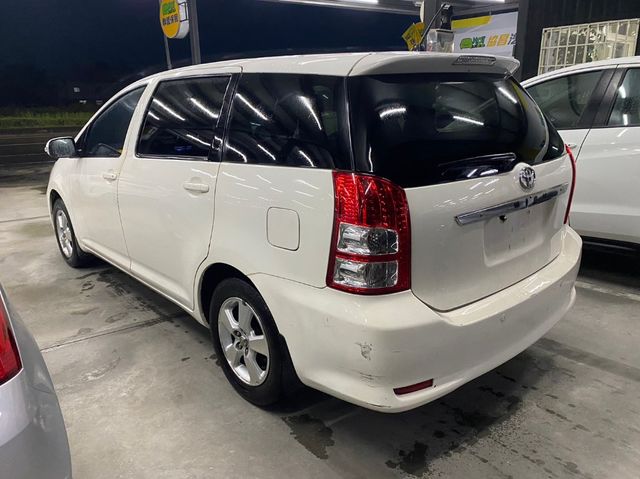 TOYOTA豐田 WISH  第3張相片