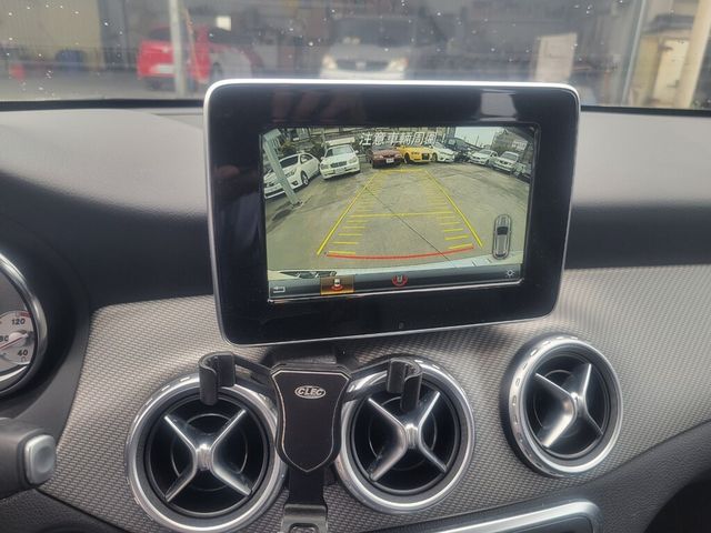 M-BENZ賓士 GLA180  第10張相片