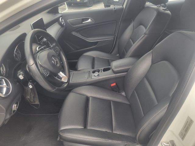 M-BENZ賓士 GLA180  第13張相片