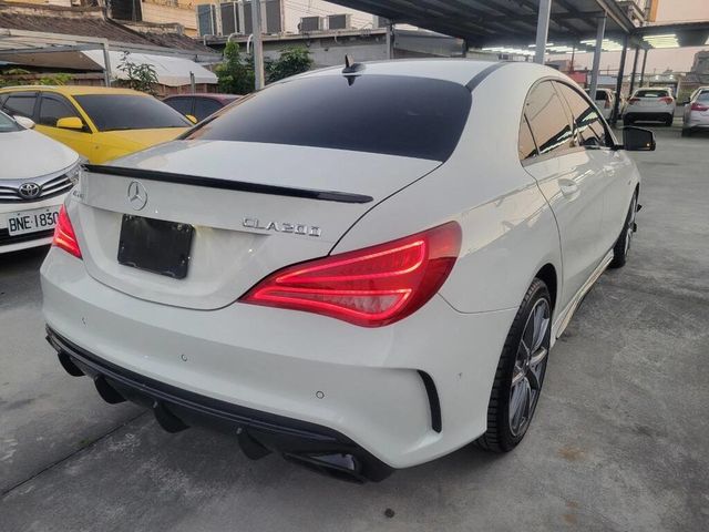 M-BENZ賓士 CLA200  第2張相片