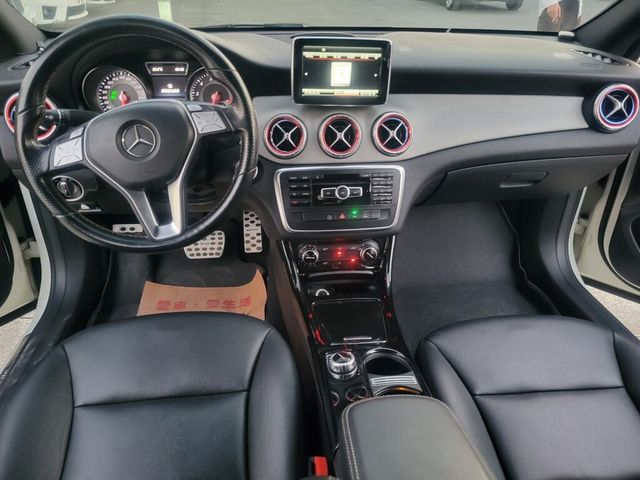 M-BENZ賓士 CLA200  第5張相片