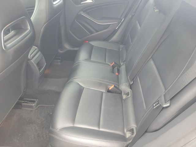 M-BENZ賓士 CLA250  第8張相片