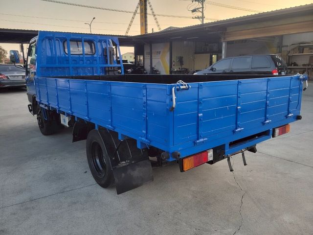 MITSUBISHI三菱 CANTER  第4張相片