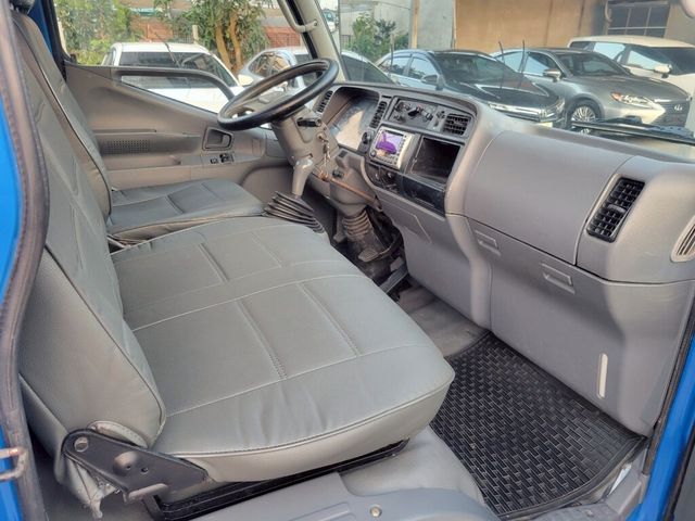 MITSUBISHI三菱 CANTER  第10張相片