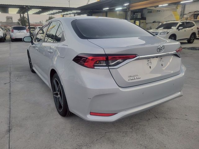 TOYOTA豐田 ALTIS  第4張相片