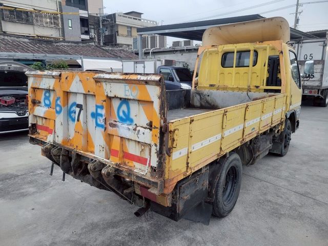 MITSUBISHI三菱 CANTER  第3張相片