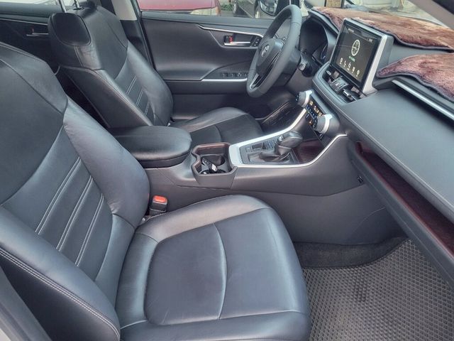 TOYOTA豐田 RAV4  第5張相片