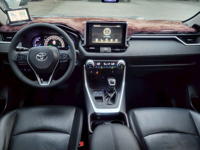 TOYOTA豐田 RAV4  第9張相片