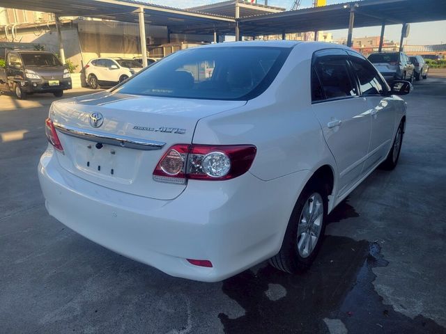 TOYOTA豐田 ALTIS  第3張相片