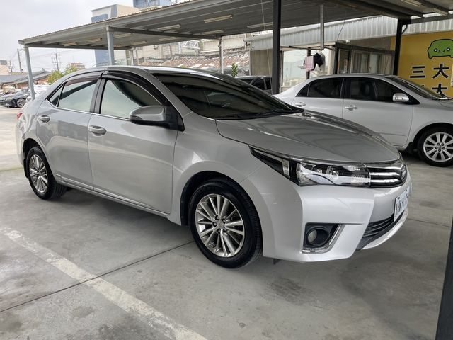 TOYOTA豐田 ALTIS  第2張相片