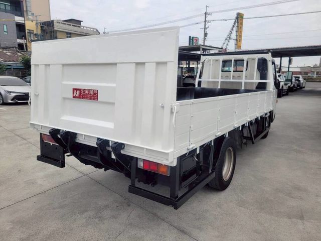 MITSUBISHI三菱 CANTER  第4張相片