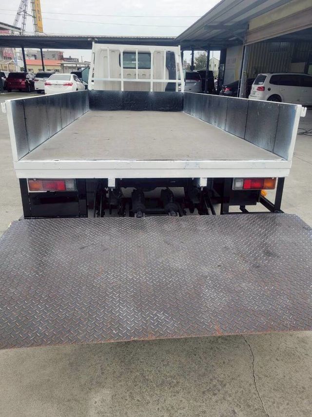 MITSUBISHI三菱 CANTER  第6張相片