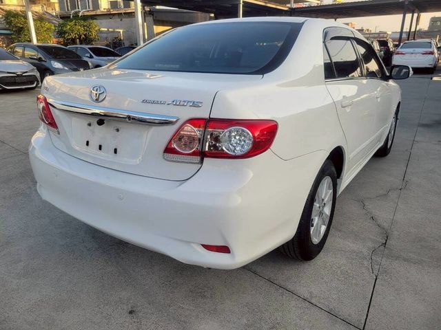 TOYOTA豐田 ALTIS  第2張相片