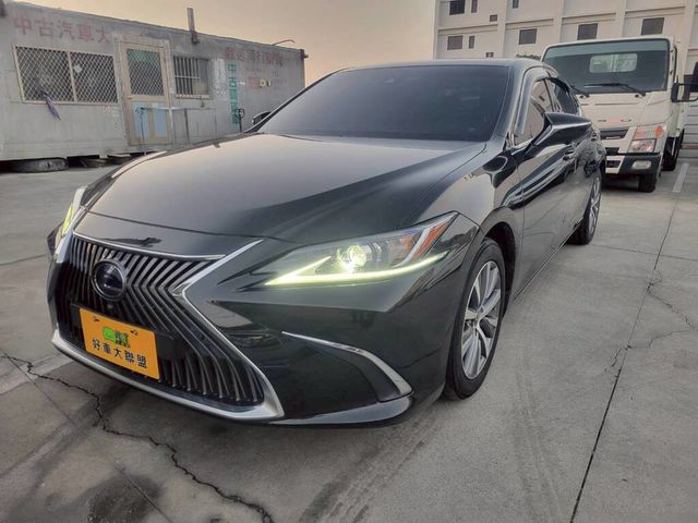 LEXUS凌志 ES300H  第1張相片