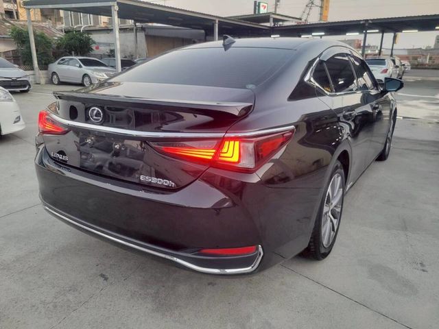 LEXUS凌志 ES300H  第2張相片