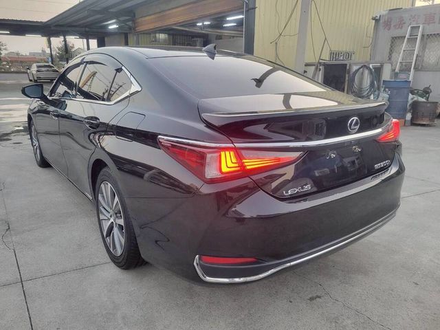 LEXUS凌志 ES300H  第4張相片