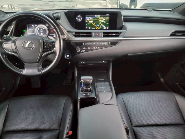 LEXUS凌志 ES300H  第5張相片