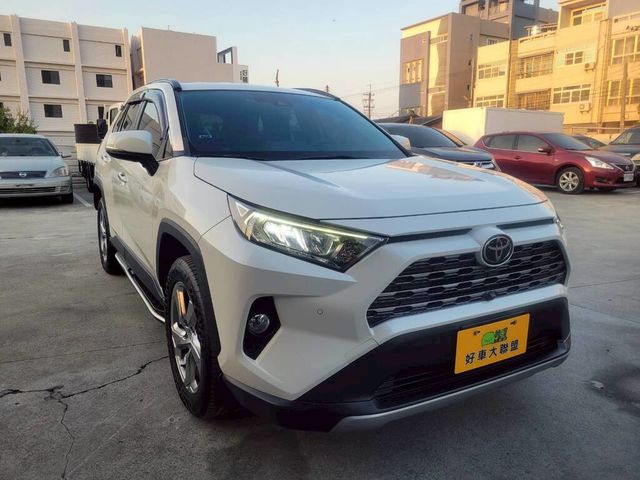 TOYOTA豐田 RAV4  第3張相片